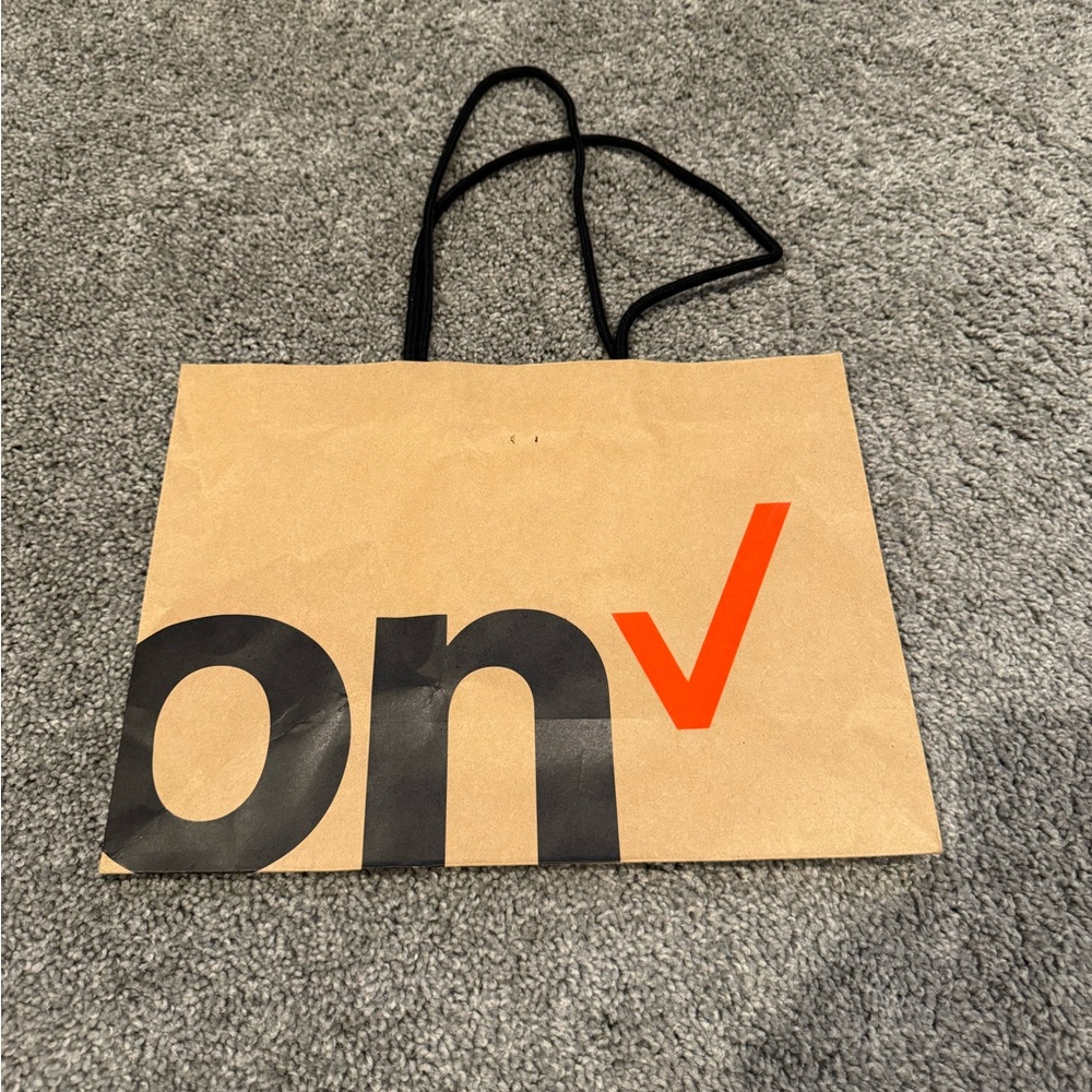 Verizon Empty Paper Bag